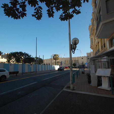Charmant 2P Moderne Avec Terrasse, Parking Prive, En Plein Centre De Menton, A 2 Pas De La Mer - Fr-1-196-200 Luaran gambar